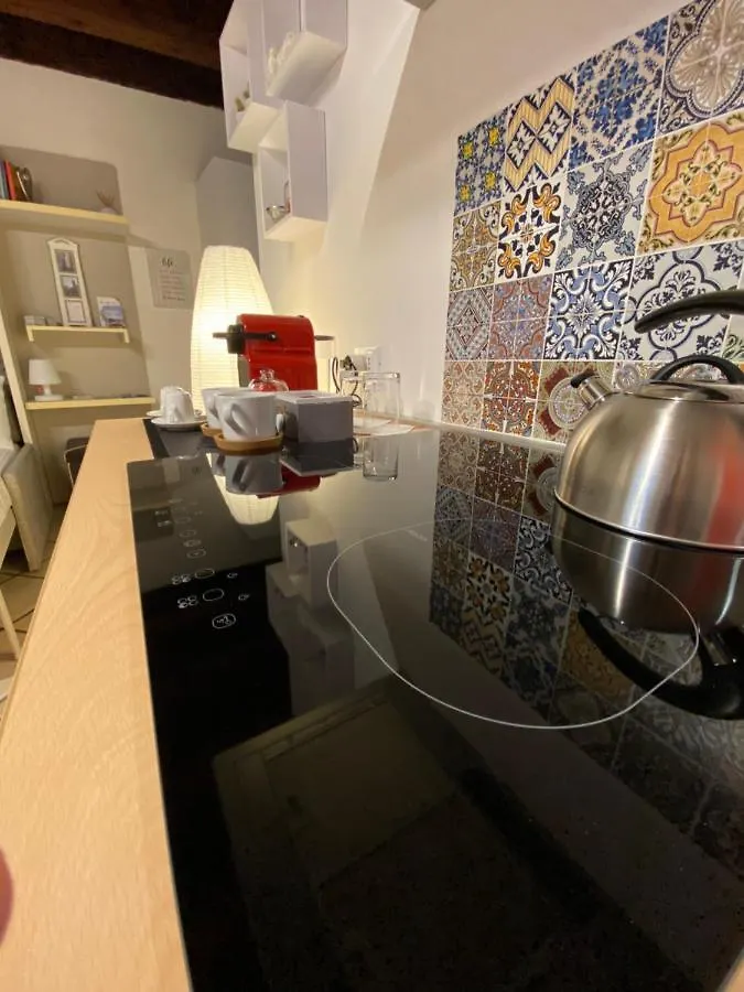 Domus Solarii Holiday Home 贝尔加莫 招待所